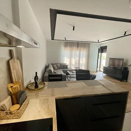 Soho Apartman Τρέμπινιε Εξωτερικό φωτογραφία